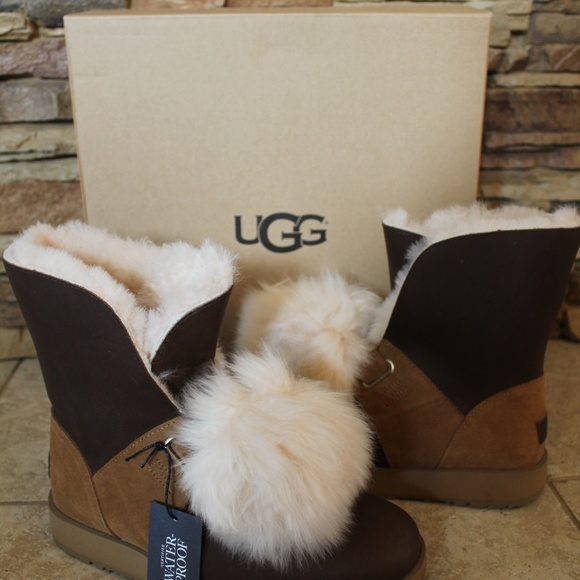 UGG WATERPROOF LEATHER ISLEY BOOTS - Picture 7 of 11